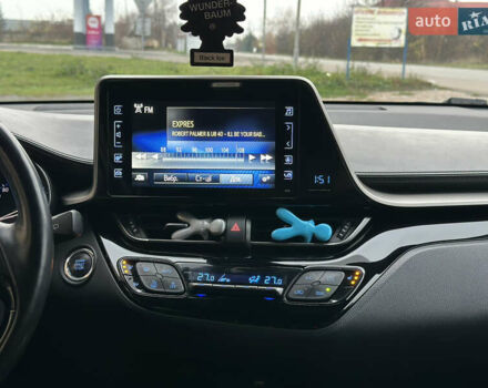 Сірий Тойота C-HR, об'ємом двигуна 1.2 л та пробігом 102 тис. км за 20800 $, фото 24 на Automoto.ua