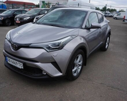 Серый Тойота C-HR, объемом двигателя 0.12 л и пробегом 75 тыс. км за 19700 $, фото 1 на Automoto.ua