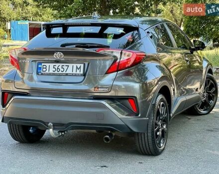 Серый Тойота C-HR, объемом двигателя 2 л и пробегом 62 тыс. км за 19000 $, фото 8 на Automoto.ua
