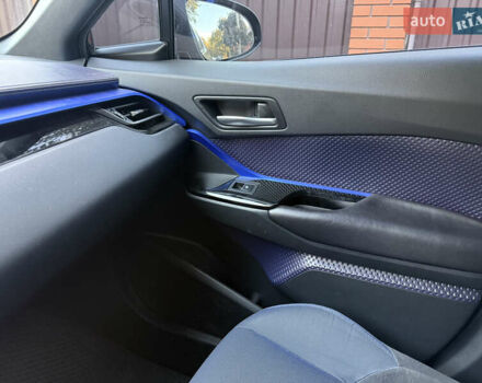 Сірий Тойота C-HR, об'ємом двигуна 1.99 л та пробігом 50 тис. км за 23000 $, фото 7 на Automoto.ua