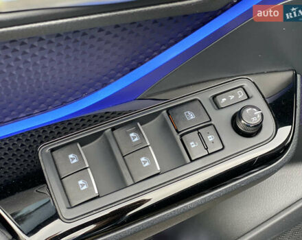 Серый Тойота C-HR, объемом двигателя 1.2 л и пробегом 64 тыс. км за 21450 $, фото 45 на Automoto.ua