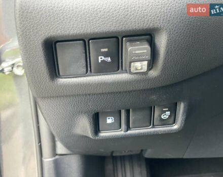 Серый Тойота C-HR, объемом двигателя 1.2 л и пробегом 64 тыс. км за 21450 $, фото 35 на Automoto.ua