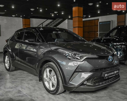 Серый Тойота C-HR, объемом двигателя 1.8 л и пробегом 84 тыс. км за 22999 $, фото 3 на Automoto.ua