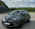 Серый Тойота C-HR, объемом двигателя 1.8 л и пробегом 194 тыс. км за 16999 $, фото 3 на Automoto.ua