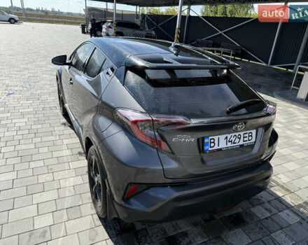 Сірий Тойота C-HR, об'ємом двигуна 1.99 л та пробігом 50 тис. км за 23000 $, фото 3 на Automoto.ua