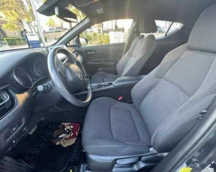 Сірий Тойота C-HR, об'ємом двигуна 0 л та пробігом 53 тис. км за 5800 $, фото 6 на Automoto.ua