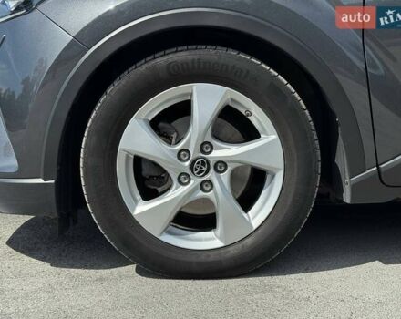 Серый Тойота C-HR, объемом двигателя 1.8 л и пробегом 70 тыс. км за 22999 $, фото 15 на Automoto.ua