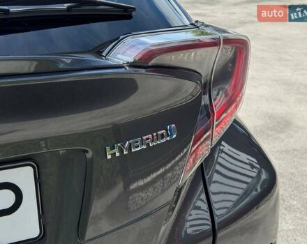 Серый Тойота C-HR, объемом двигателя 1.8 л и пробегом 70 тыс. км за 22999 $, фото 12 на Automoto.ua