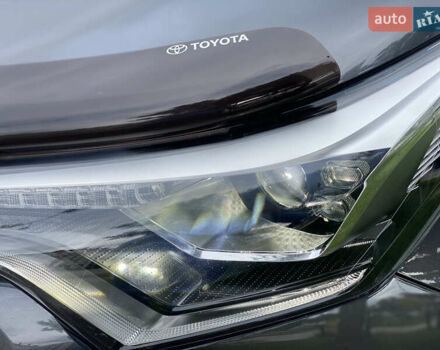 Серый Тойота C-HR, объемом двигателя 1.2 л и пробегом 64 тыс. км за 21450 $, фото 32 на Automoto.ua