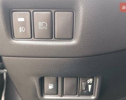 Серый Тойота C-HR, объемом двигателя 1.99 л и пробегом 150 тыс. км за 16385 $, фото 13 на Automoto.ua