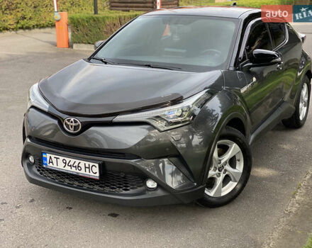 Серый Тойота C-HR, объемом двигателя 1.2 л и пробегом 64 тыс. км за 21450 $, фото 7 на Automoto.ua