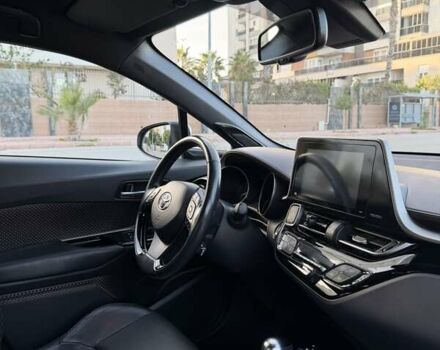 Серый Тойота C-HR, объемом двигателя 1.2 л и пробегом 94 тыс. км за 21000 $, фото 30 на Automoto.ua