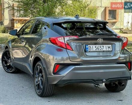 Серый Тойота C-HR, объемом двигателя 2 л и пробегом 62 тыс. км за 19000 $, фото 5 на Automoto.ua