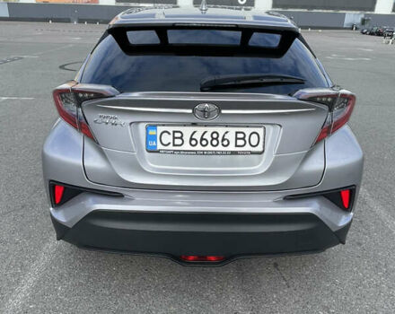 Серый Тойота C-HR, объемом двигателя 2 л и пробегом 39 тыс. км за 25900 $, фото 4 на Automoto.ua