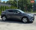 Серый Тойота C-HR, объемом двигателя 1.8 л и пробегом 70 тыс. км за 22999 $, фото 1 на Automoto.ua