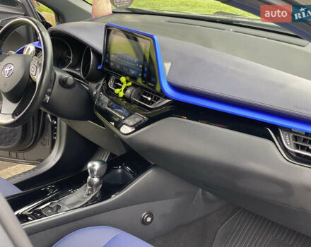 Серый Тойота C-HR, объемом двигателя 1.2 л и пробегом 64 тыс. км за 21450 $, фото 40 на Automoto.ua