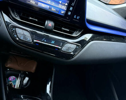 Сірий Тойота C-HR, об'ємом двигуна 1.99 л та пробігом 50 тис. км за 23000 $, фото 6 на Automoto.ua