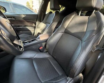 Серый Тойота C-HR, объемом двигателя 1.2 л и пробегом 94 тыс. км за 21000 $, фото 23 на Automoto.ua