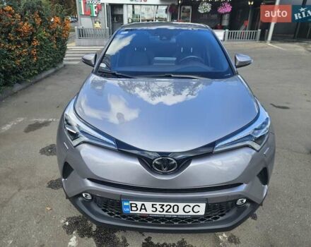 Серый Тойота C-HR, объемом двигателя 1.2 л и пробегом 24 тыс. км за 21999 $, фото 1 на Automoto.ua
