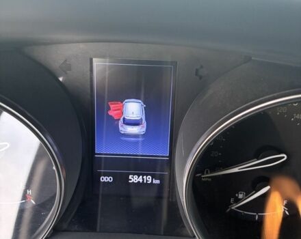 Серый Тойота C-HR, объемом двигателя 2 л и пробегом 58 тыс. км за 18000 $, фото 4 на Automoto.ua