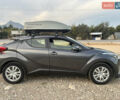 Серый Тойота C-HR, объемом двигателя 1.99 л и пробегом 60 тыс. км за 17900 $, фото 1 на Automoto.ua