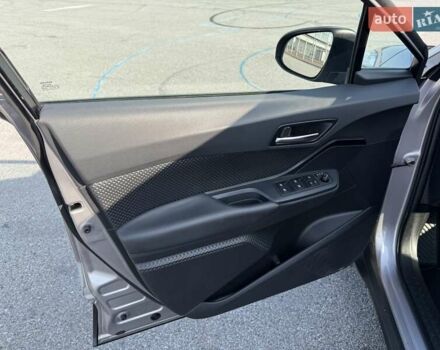 Сірий Тойота C-HR, об'ємом двигуна 1.8 л та пробігом 80 тис. км за 20700 $, фото 15 на Automoto.ua