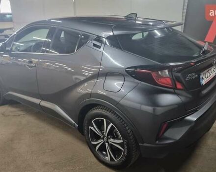 Сірий Тойота C-HR, об'ємом двигуна 1.8 л та пробігом 86 тис. км за 23800 $, фото 3 на Automoto.ua