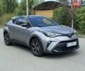Серый Тойота C-HR, объемом двигателя 2 л и пробегом 110 тыс. км за 25700 $, фото 4 на Automoto.ua