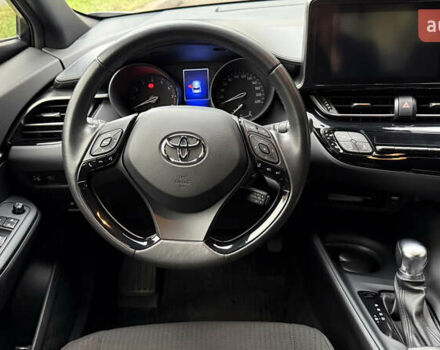 Сірий Тойота C-HR, об'ємом двигуна 1.2 л та пробігом 42 тис. км за 23000 $, фото 15 на Automoto.ua