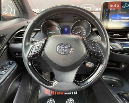 Серый Тойота C-HR, объемом двигателя 1.8 л и пробегом 128 тыс. км за 21300 $, фото 18 на Automoto.ua