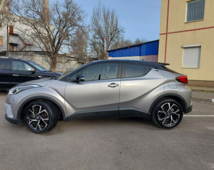 Серый Тойота C-HR, объемом двигателя 2 л и пробегом 40 тыс. км за 19890 $, фото 3 на Automoto.ua