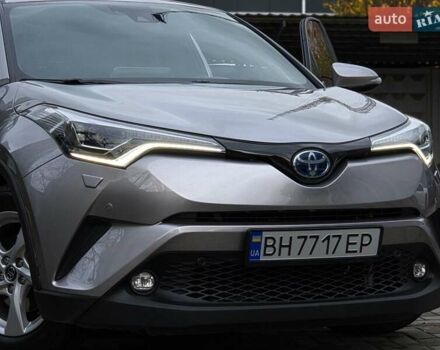Сірий Тойота C-HR, об'ємом двигуна 1.8 л та пробігом 60 тис. км за 26500 $, фото 14 на Automoto.ua