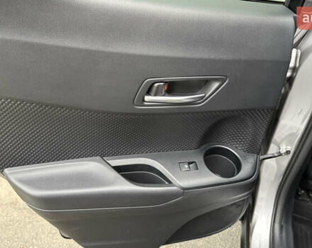 Сірий Тойота C-HR, об'ємом двигуна 1.2 л та пробігом 42 тис. км за 23000 $, фото 14 на Automoto.ua