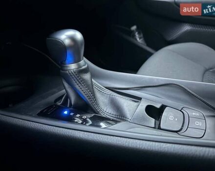 Серый Тойота C-HR, объемом двигателя 2 л и пробегом 57 тыс. км за 20990 $, фото 18 на Automoto.ua