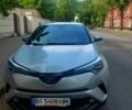 Серый Тойота C-HR, объемом двигателя 1.8 л и пробегом 60 тыс. км за 28800 $, фото 1 на Automoto.ua