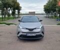 Серый Тойота C-HR, объемом двигателя 1.99 л и пробегом 72 тыс. км за 18500 $, фото 5 на Automoto.ua