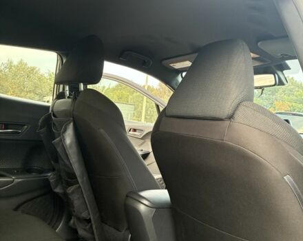 Серый Тойота C-HR, объемом двигателя 2 л и пробегом 58 тыс. км за 18000 $, фото 9 на Automoto.ua