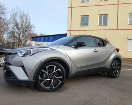 Серый Тойота C-HR, объемом двигателя 2 л и пробегом 40 тыс. км за 19890 $, фото 2 на Automoto.ua