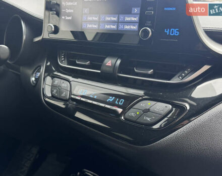 Серый Тойота C-HR, объемом двигателя 1.99 л и пробегом 136 тыс. км за 19300 $, фото 74 на Automoto.ua