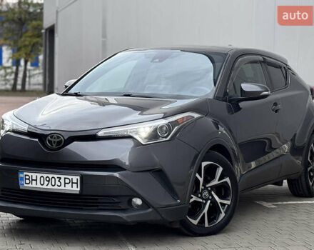 Серый Тойота C-HR, объемом двигателя 1.99 л и пробегом 136 тыс. км за 19300 $, фото 2 на Automoto.ua