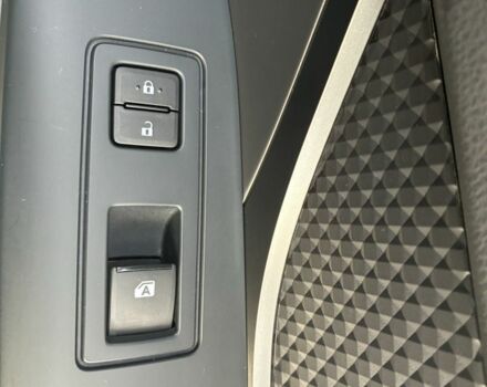 Серый Тойота C-HR, объемом двигателя 2 л и пробегом 58 тыс. км за 18000 $, фото 11 на Automoto.ua