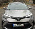 Серый Тойота C-HR, объемом двигателя 1.2 л и пробегом 54 тыс. км за 21500 $, фото 1 на Automoto.ua