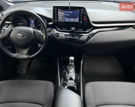 Серый Тойота C-HR, объемом двигателя 1.99 л и пробегом 136 тыс. км за 19300 $, фото 88 на Automoto.ua