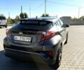 Серый Тойота C-HR, объемом двигателя 1.99 л и пробегом 56 тыс. км за 21500 $, фото 3 на Automoto.ua