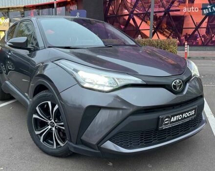 Серый Тойота C-HR, объемом двигателя 2 л и пробегом 57 тыс. км за 20990 $, фото 1 на Automoto.ua