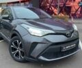 Серый Тойота C-HR, объемом двигателя 2 л и пробегом 57 тыс. км за 20990 $, фото 1 на Automoto.ua