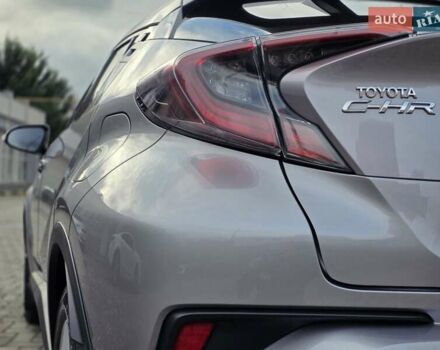 Сірий Тойота C-HR, об'ємом двигуна 1.8 л та пробігом 60 тис. км за 26500 $, фото 23 на Automoto.ua