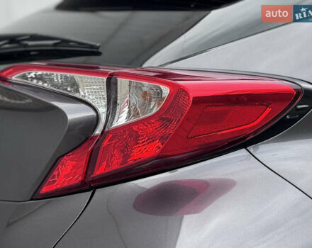Серый Тойота C-HR, объемом двигателя 1.99 л и пробегом 136 тыс. км за 19300 $, фото 17 на Automoto.ua