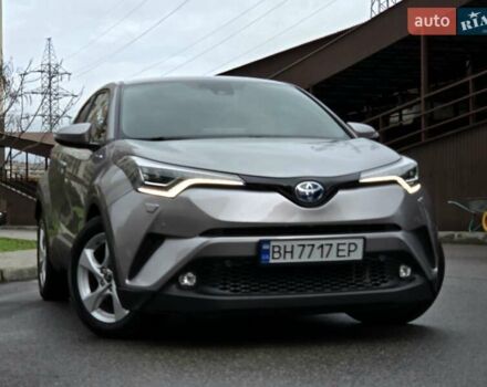 Сірий Тойота C-HR, об'ємом двигуна 1.8 л та пробігом 60 тис. км за 26500 $, фото 19 на Automoto.ua