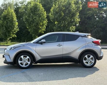 Сірий Тойота C-HR, об'ємом двигуна 1.8 л та пробігом 80 тис. км за 20700 $, фото 4 на Automoto.ua